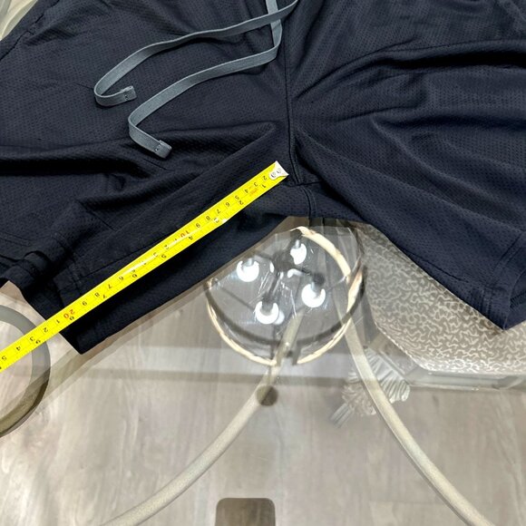 Under Armour Mens HeatGear Loose Fit Black Athletic Shorts LG - Picture 4 of 5